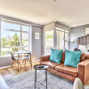 Apartment Beautiful In Convenient Point, Kapstadt
